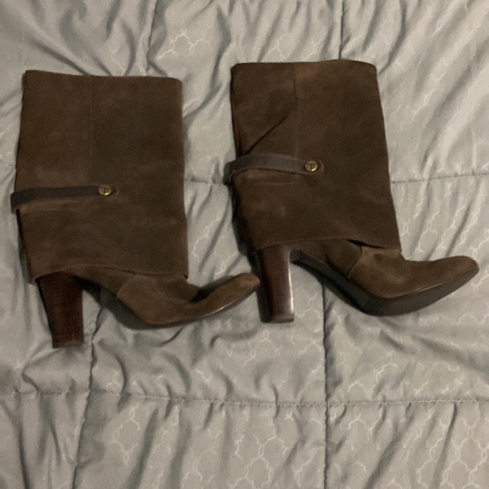 Size 8 1/2 M Brown Harper Boots